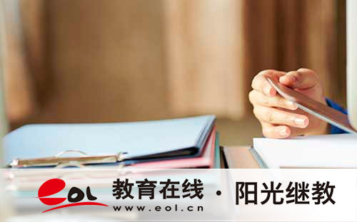 成人高考临床医学考什么？