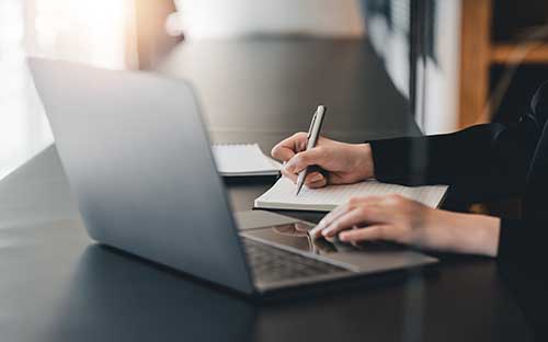 重庆成人高考录取分数线是多少分？初中毕业可以参加吗？