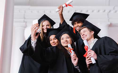2025年自考本科有哪些专业可选？选学校重要吗？
