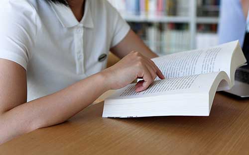 成人高考药学专业可以做什么工作？报考条件有哪些？