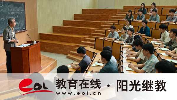 上海黄浦区成人高考报名时间是多久？有哪些备考策略？